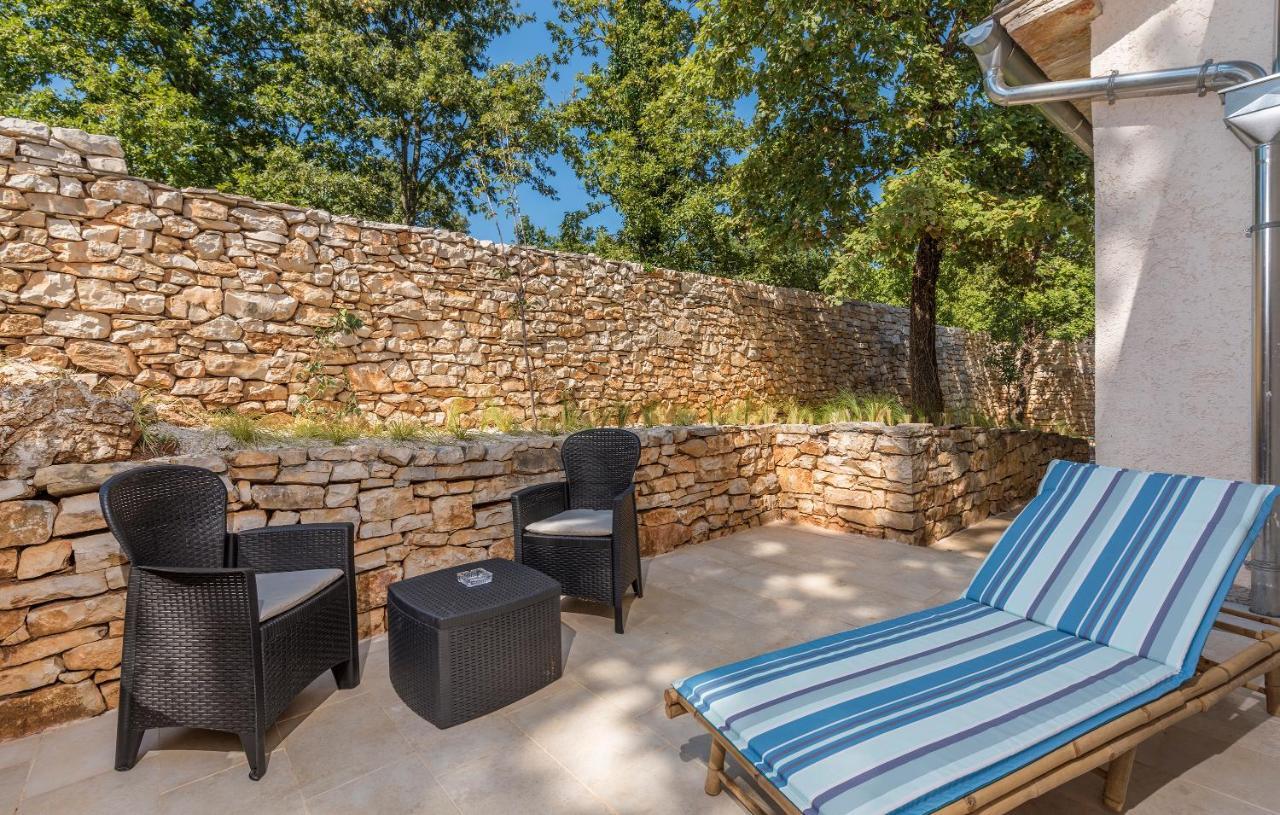פאזין Family Villa Lipica With Private Pool And Jacuzzi מראה חיצוני תמונה